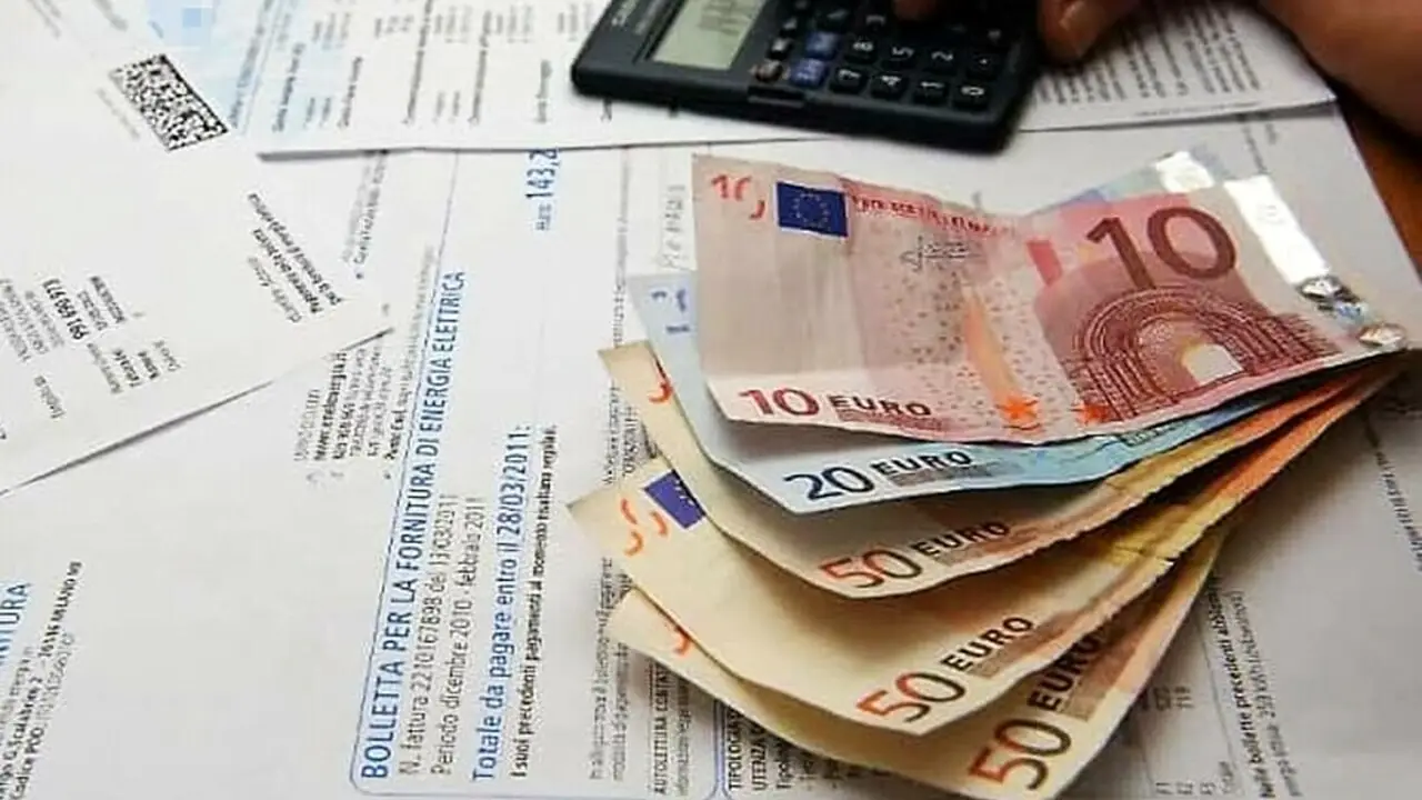 Cosa dice la legge sul tenere contanti in una cassetta di sicurezza? Scopri limiti e curiosità sulla gestione del denaro contante
