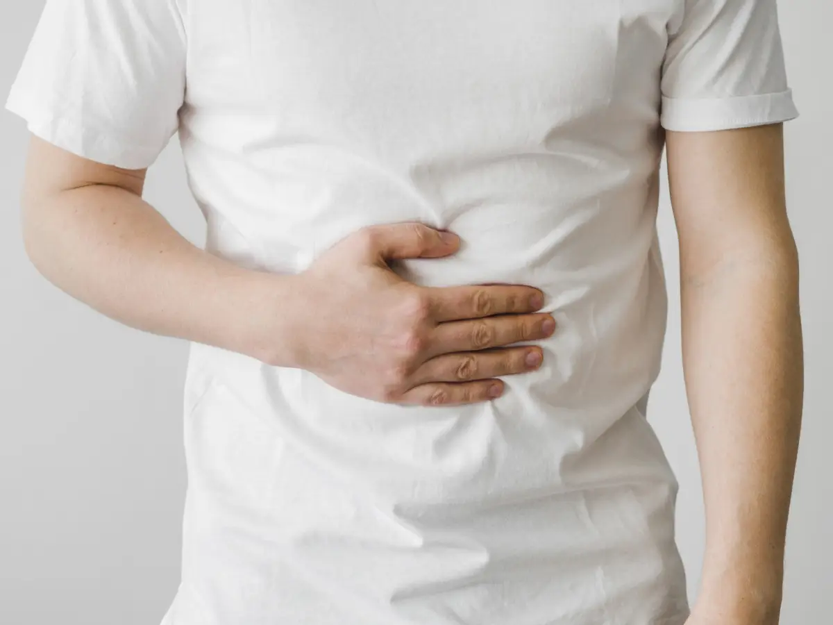 Non mangiare mai questo alimento ogni giorno: è la principale causa di gonfiore addominale