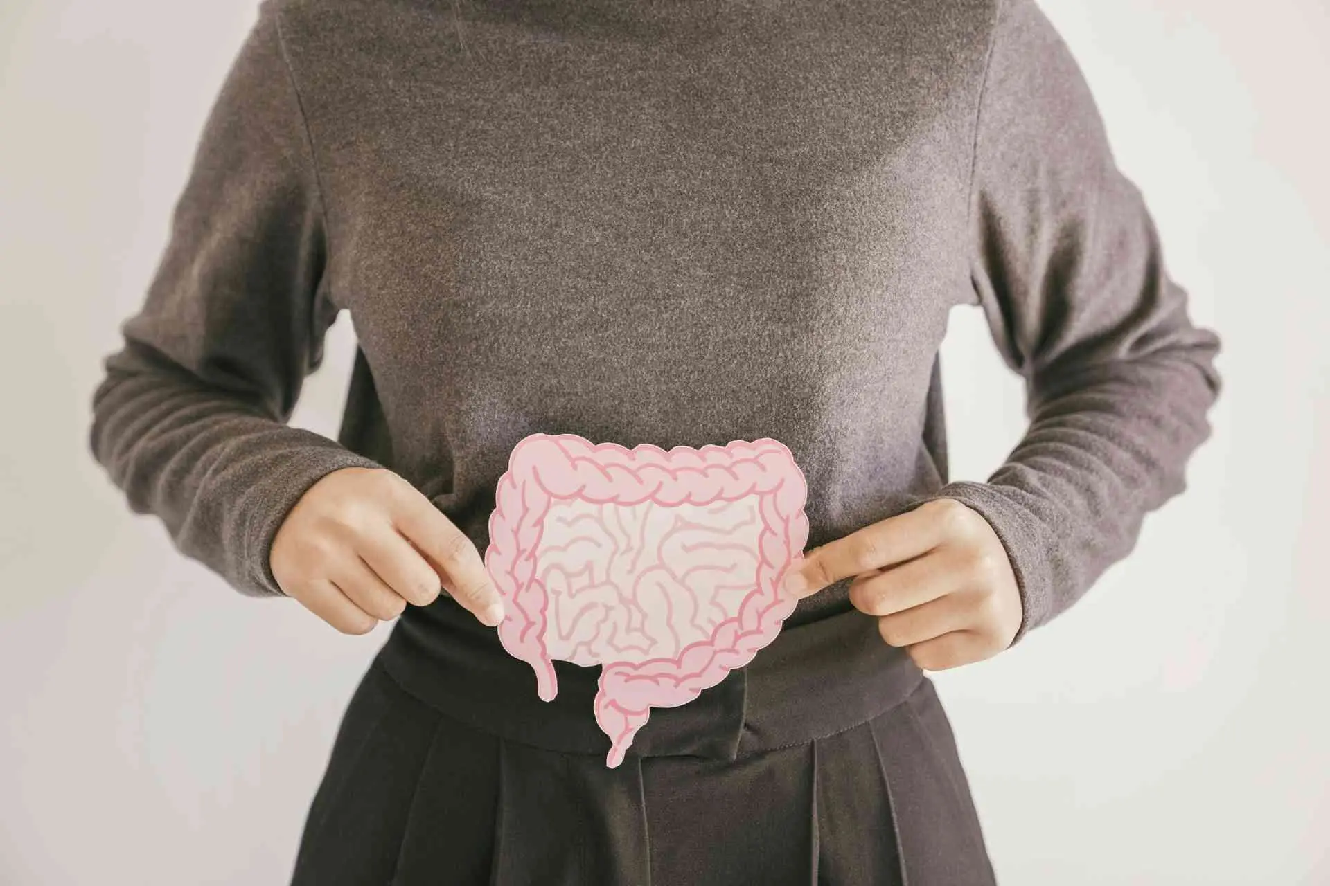 Sai cosa scatena davvero i movimenti intestinali? Piccola curiosità che cambia le abitudini a tavola