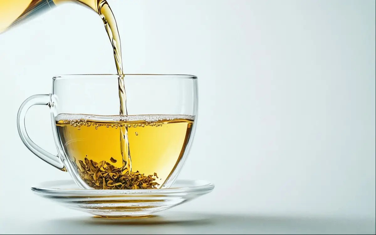 Bevi molto tè durante il giorno? Ecco la quantità massima consigliata per non rischiare