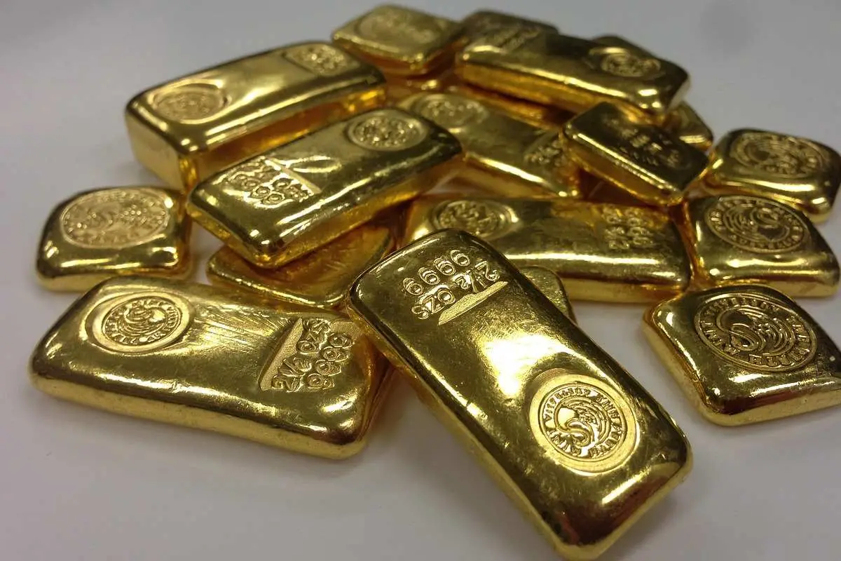 Il prezzo di un lingotto d’oro completo: la cifra esatta in dollari che sorprende tutti