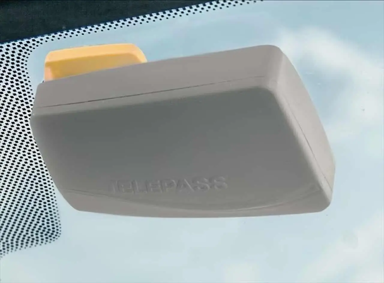 Usi il Telepass per risparmiare? Ecco quanto si paga davvero al casello